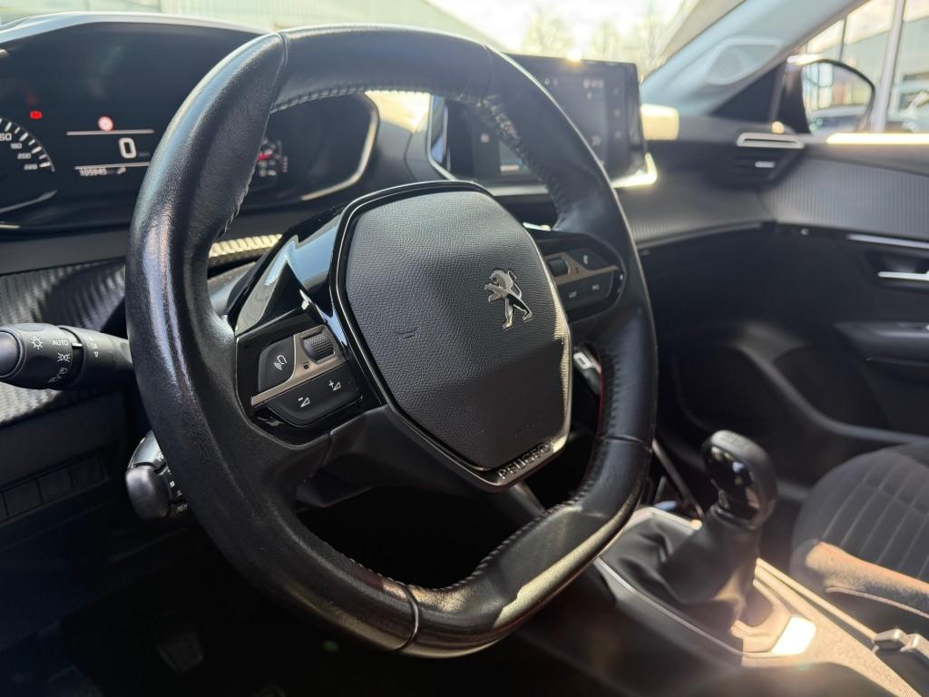Peugeot 208 1.2 PURETECH ACTIVE AIRCO CARPLAY CRUISECONTROL., Gebruikt, 1199 cc, Zwart, Bedrijf