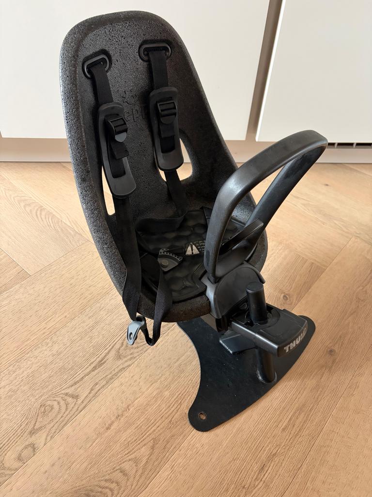 Lovens Thule Yepp 2 Mini met Lovens bakfiets seat adapter, Ophalen, Voetsteuntjes, Voorzitje, Zo goed als nieuw