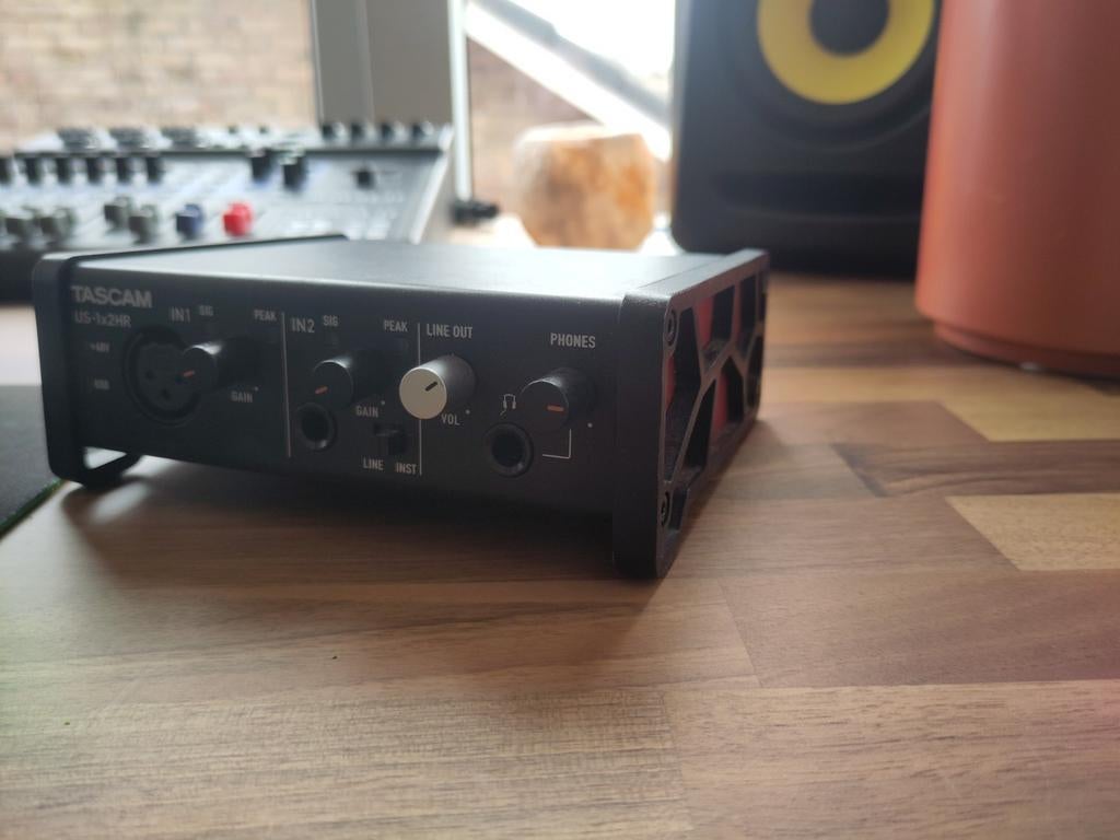 Tascam US-1x2HR 2x2 Audio Interface, Ophalen of Verzenden, Zo goed als nieuw