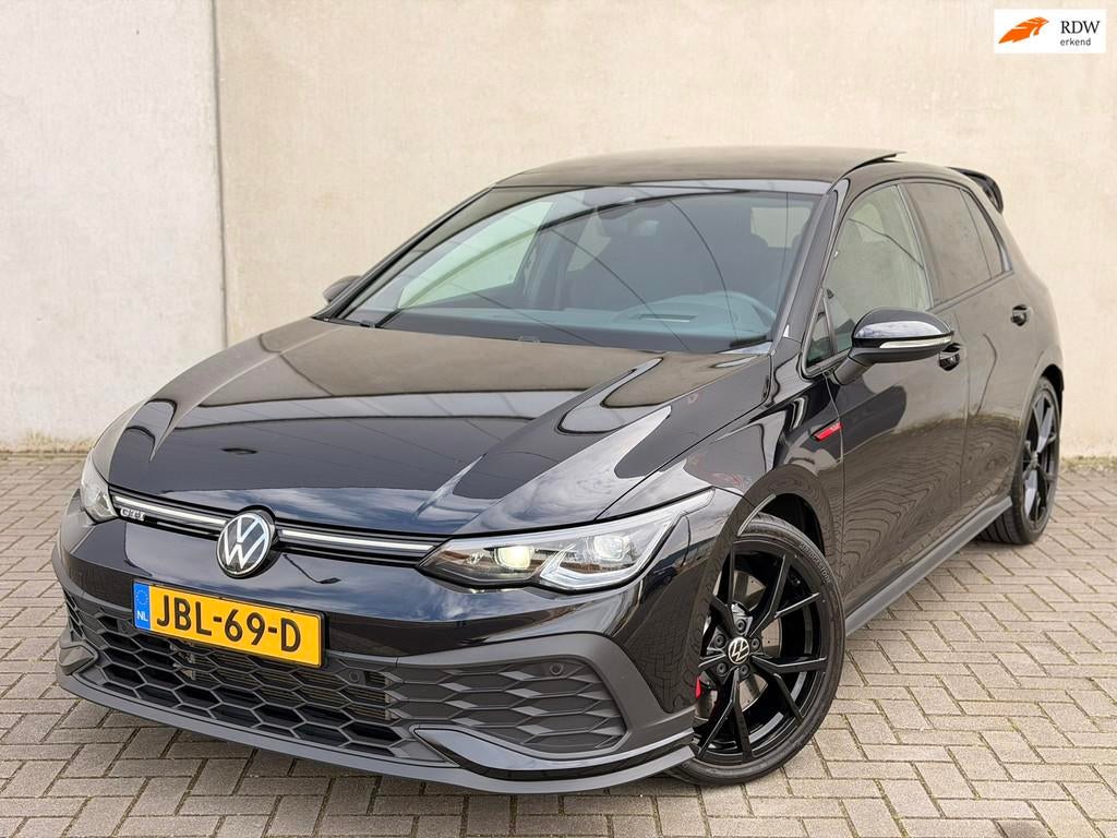 Volkswagen Golf 2.0 TSI GTI Clubsport Pano IQ HUD H/K Leder/, 15 km/l, 4 cilinders, 1984 cc, Zwart