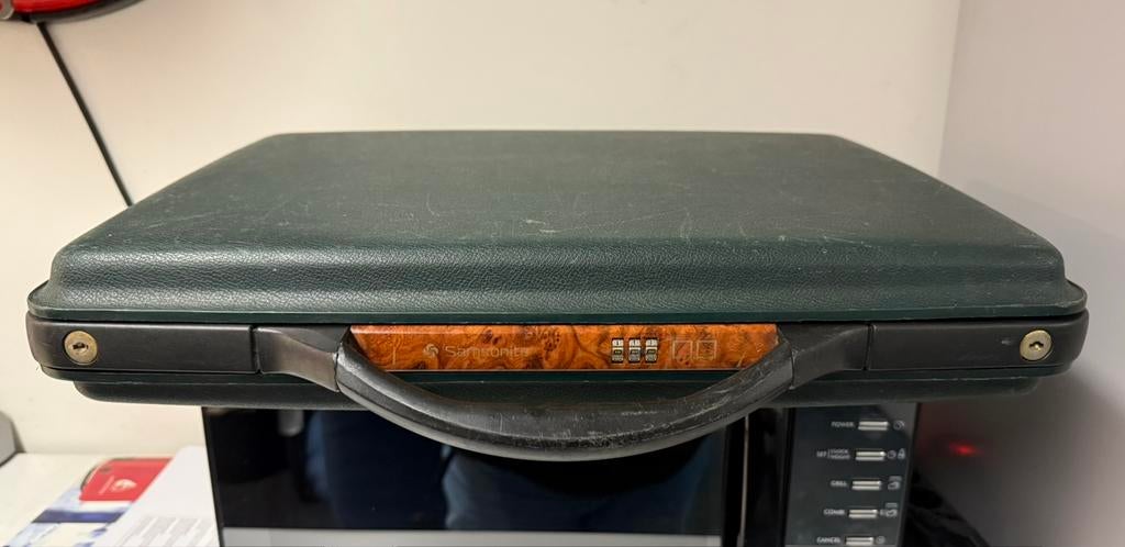 SAMSONITE ATTACHE KOFFER  GROEN, Gebruikt, Hard kunststof, Slot, Minder dan 50 cm