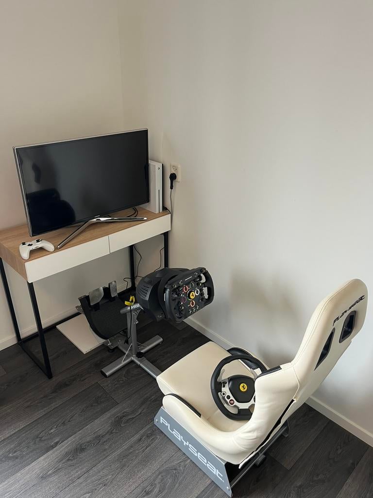 Sim Race Setup: Playseat, Thrustmaster, Xbox One S, smart TV, Spelcomputers en Games, Ophalen, Zo goed als nieuw
