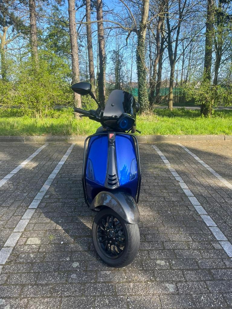 Custom vespa sprint, Fietsen en Brommers, Scooters | Vespa, Ophalen, Maximaal 45 km/u, Vespa S, Zo goed als nieuw