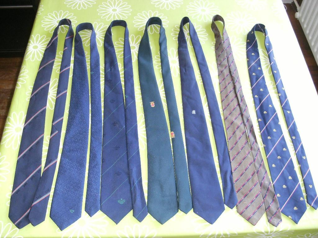 Verzameling stropdassen van bedrijven (2), Verzamelen, Merken en Reclamevoorwerpen, Ophalen of Verzenden, Zo goed als nieuw, Overige typen