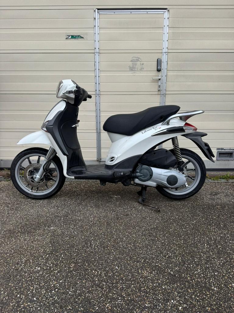 Piaggio Liberty 125cc 2015 3v ie, Ophalen of Verzenden, Zo goed als nieuw, Benzine, Overige modellen
