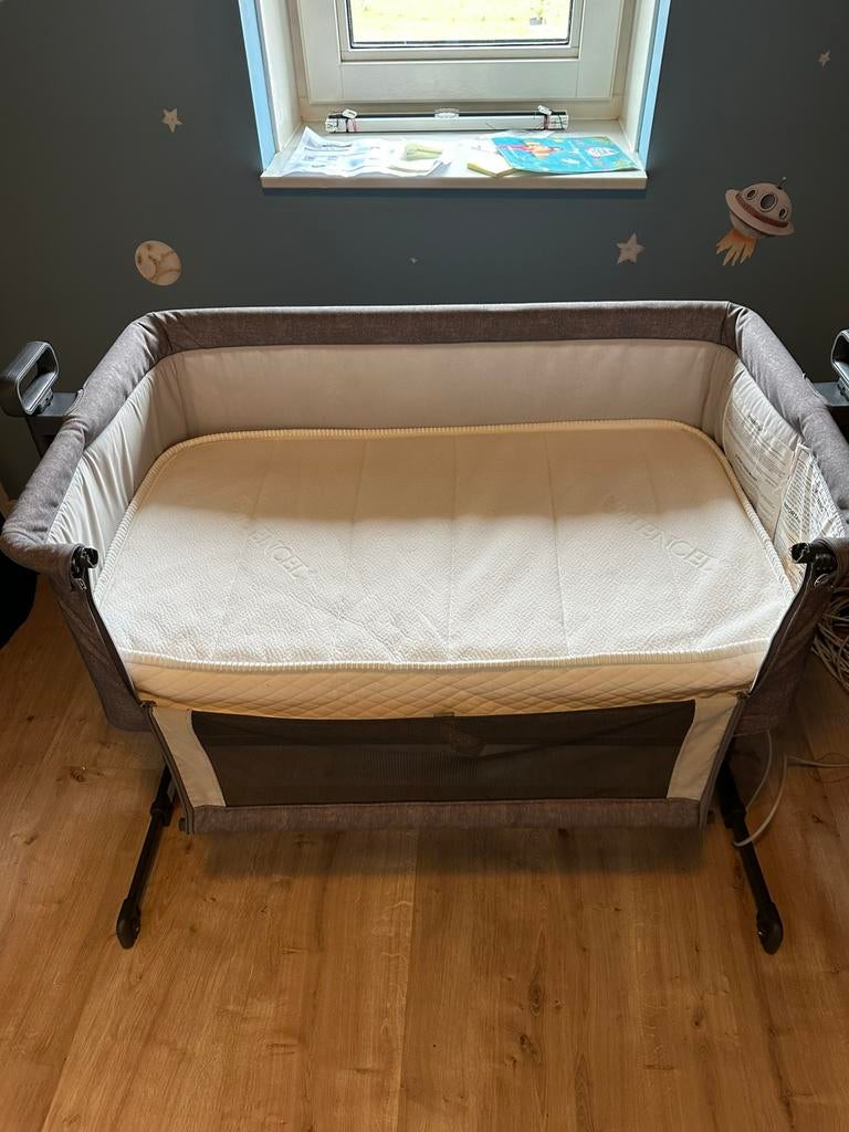 Adventure Co Sleeper grijs, Ophalen, Gebruikt, Wieg