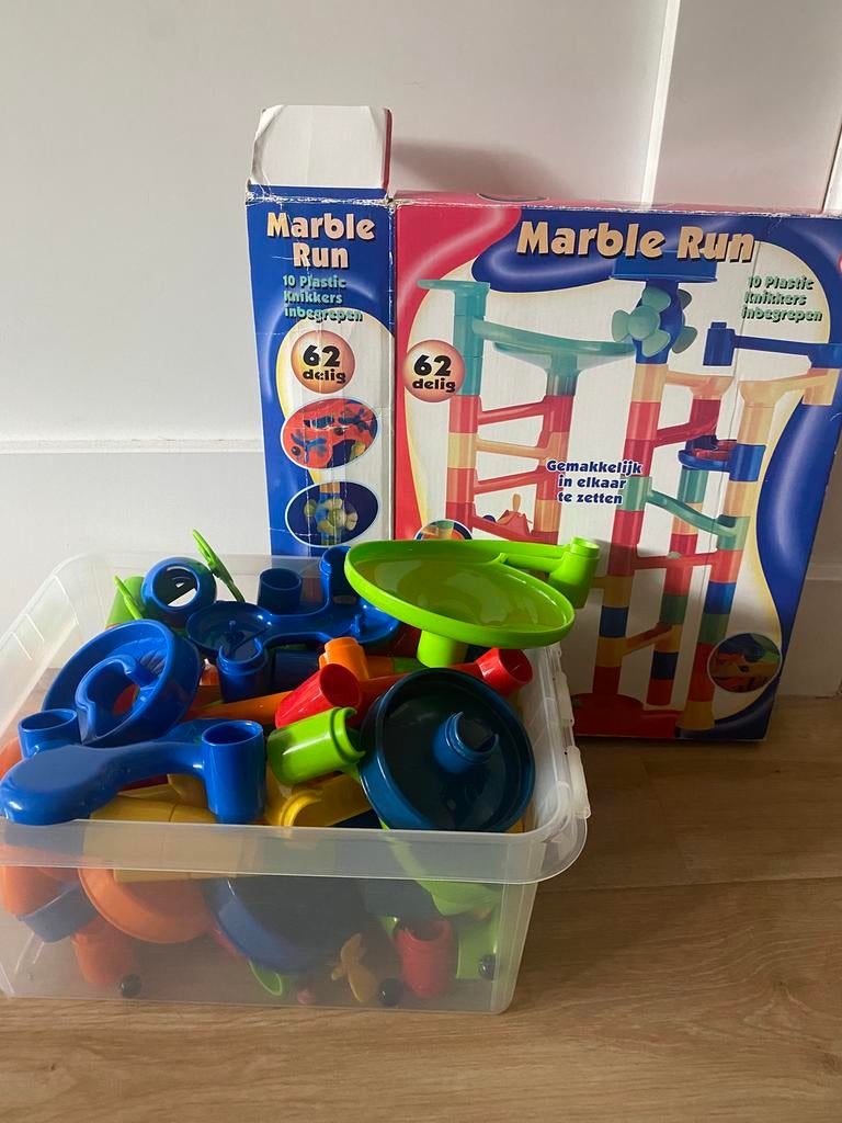 Grote knikkerbaan twee dozen in 1 met 5 glazen knikkers, Ophalen of Verzenden, Gebruikt, Jongen of Meisje