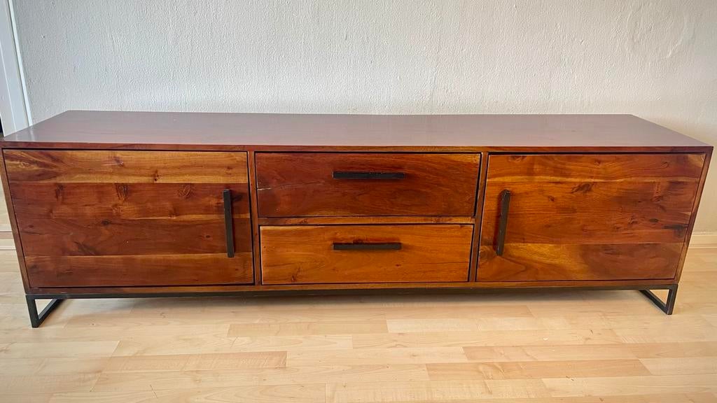 TV-meubel (WOODSON Home24 ) massief acaciahout, zoals nieuw!, Huis en Inrichting, Kasten | Televisiemeubels, Gebruikt, 150 tot 200 cm