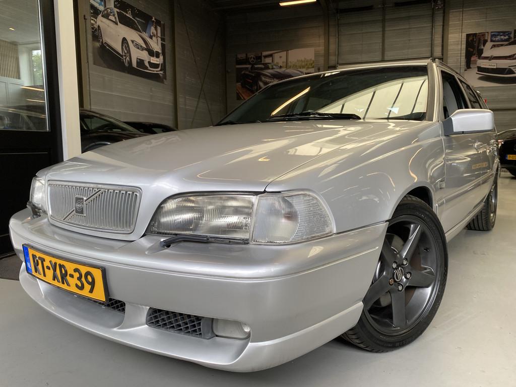 Volvo V70 2.3 R Airco, Cruise, Elektrische stoelen, Nederlan, Auto's, Oldtimers, Voorwielaandrijving, Zwart, Traction-control