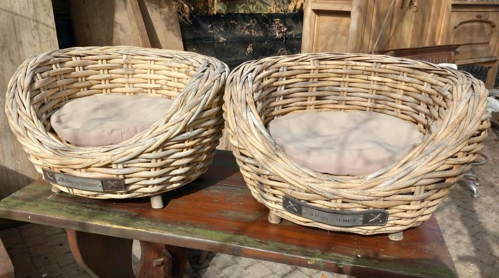 Happy House rieten hondenmand, hondensofa 60 x 60, Dieren en Toebehoren, Ophalen of Verzenden, Zo goed als nieuw, Riet