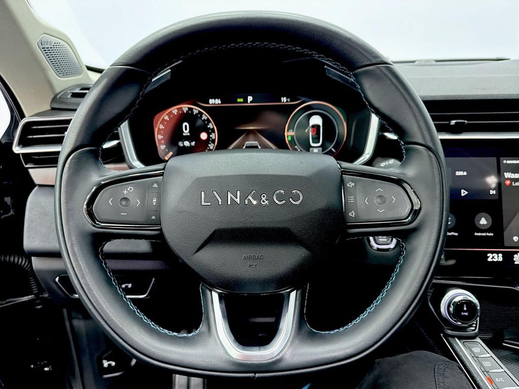 Lynk en Co 01 1.5 MY21 - Zwart, stijlvol en perfect onderhou, Stof, Euro 6, Met garantie (alle), Bedrijf