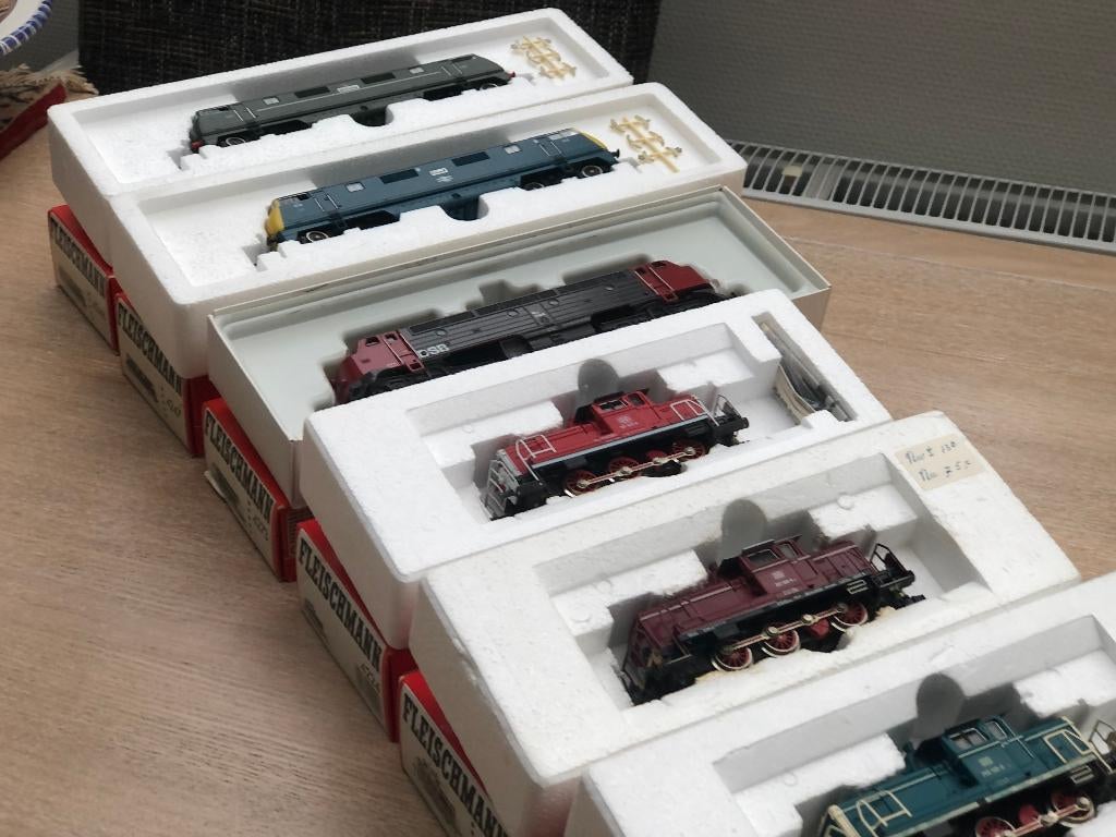 FLEISCHMANN  NIEUWE  DIESELLOCS       (315), Hobby en Vrije tijd, Modeltreinen | H0, Fleischmann, Nieuw, Ophalen of Verzenden