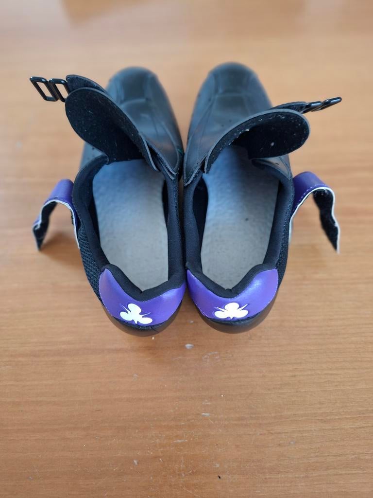 Retro/ vintage fietsschoenen met paarse accenten, merk AGU, Gebruikt, Onbekend, Dames, Schoenen