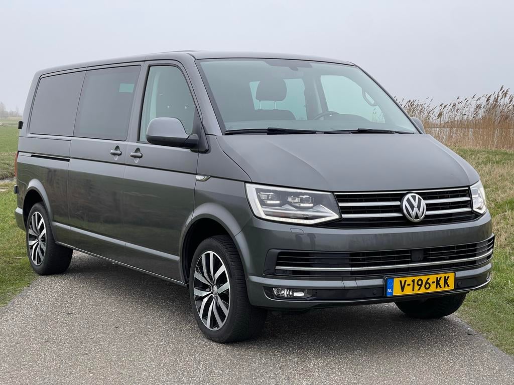 Volkswagen Transporter 2.0 TDI 204pk L2H1 Dubbele cabine, Auto's, Zwart, 4 cilinders, Origineel Nederlands, Diesel