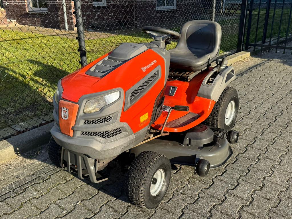 HUSQVARNA 23 pk zitmaaier met 122 cm maaidek, Ophalen, Gebruikt, 120 cm of meer