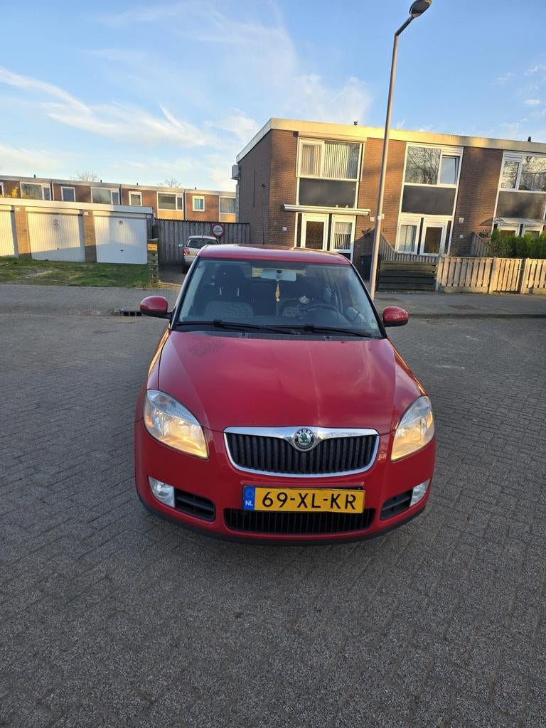 SKODA FABIA 2007 1.4/ nap 172000, Auto's, Skoda, Voorwielaandrijving, 4 cilinders, Grijs, 1000 kg