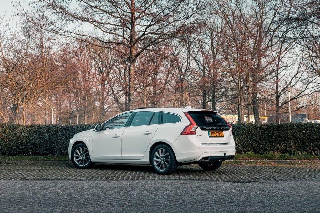 Volvo V60 2.4 D6 Twin Engine R-Design, Auto's, Volvo, Automaat, Wit, Vierwielaandrijving, 1880 kg