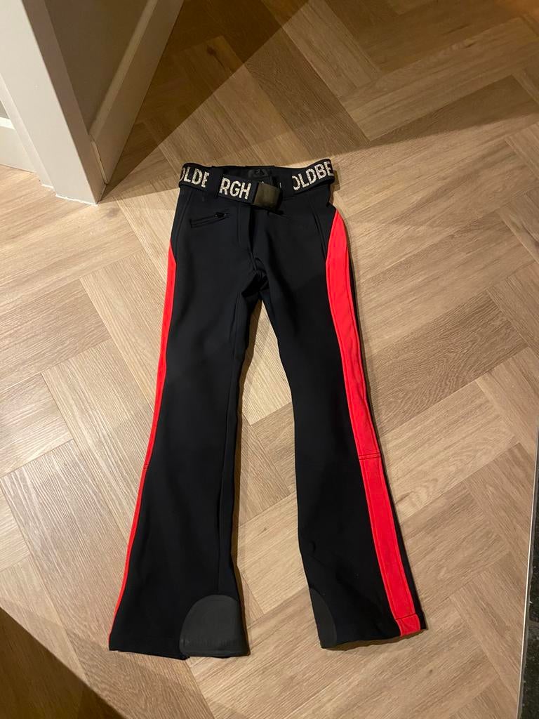 Zwart met rode bies Goldbergh broek korte versie maat 36, Kleding | Dames, Wintersportkleding, Ophalen of Verzenden, Zo goed als nieuw