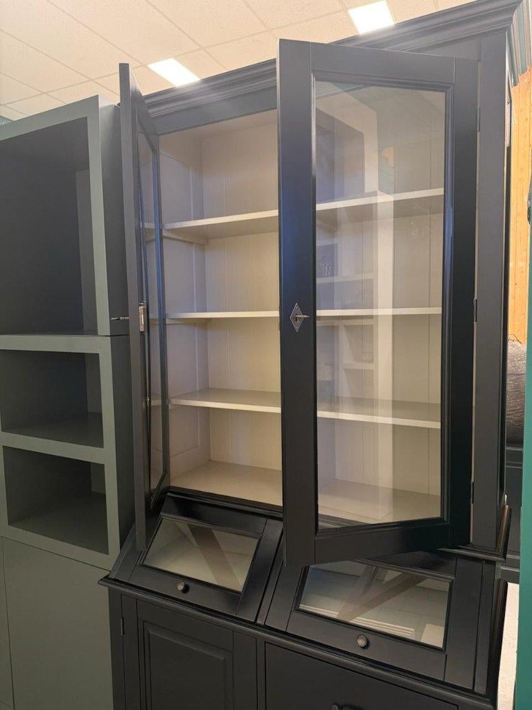 Showmodel buffetkast - Ral 9011 - WEG = WEG, Huis en Inrichting, Kasten | Buffetkasten, Met deur(en), 100 tot 150 cm, 200 cm of meer