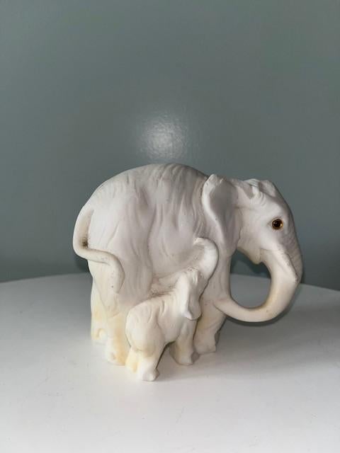 Vintage witte olifant sculptuur, Verzamelen, Beelden en Beeldjes, Ophalen of Verzenden, Gebruikt, Dier