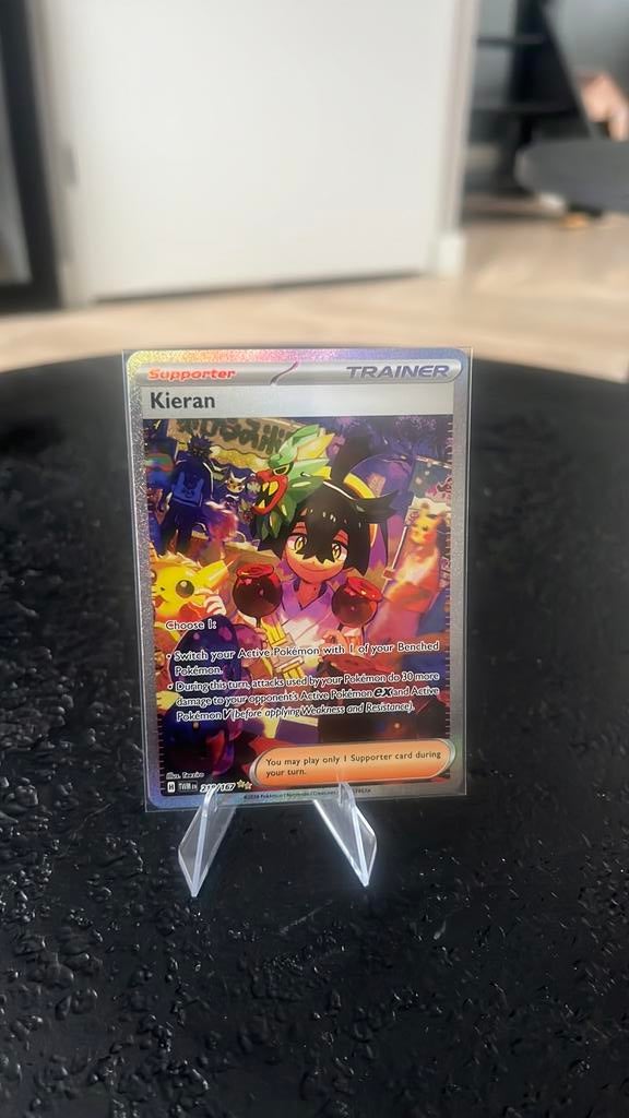 Kieran x pikachu trainerkaart, Hobby en Vrije tijd, Verzamelkaartspellen | Pokémon, Ophalen of Verzenden, Zo goed als nieuw