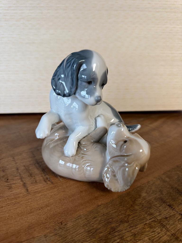 NAO Lladro Hondjes, Ophalen of Verzenden