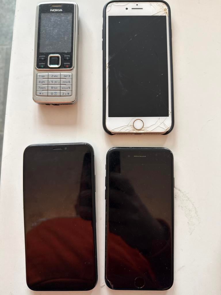 Oude GSM Collectie - Nokia & iPhones, Gebruikt, 3 tot 6 megapixel, Ophalen of Verzenden, Klassiek of Candybar