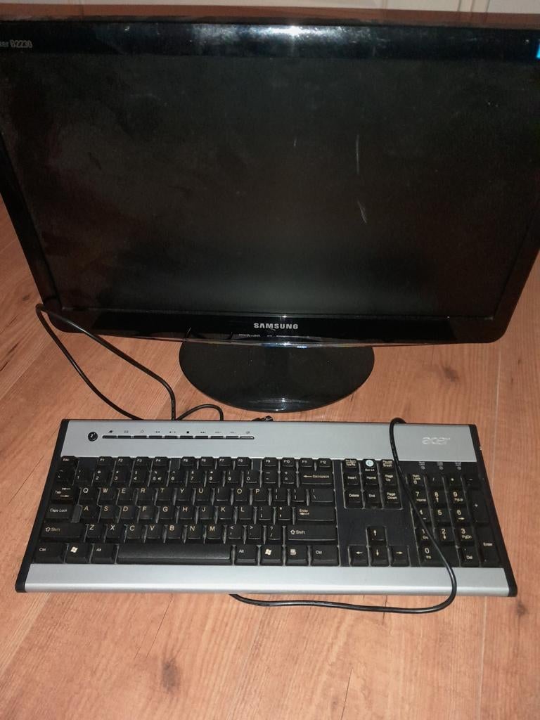 Samsung scherm plus toetsenbord, Computers en Software, Ophalen