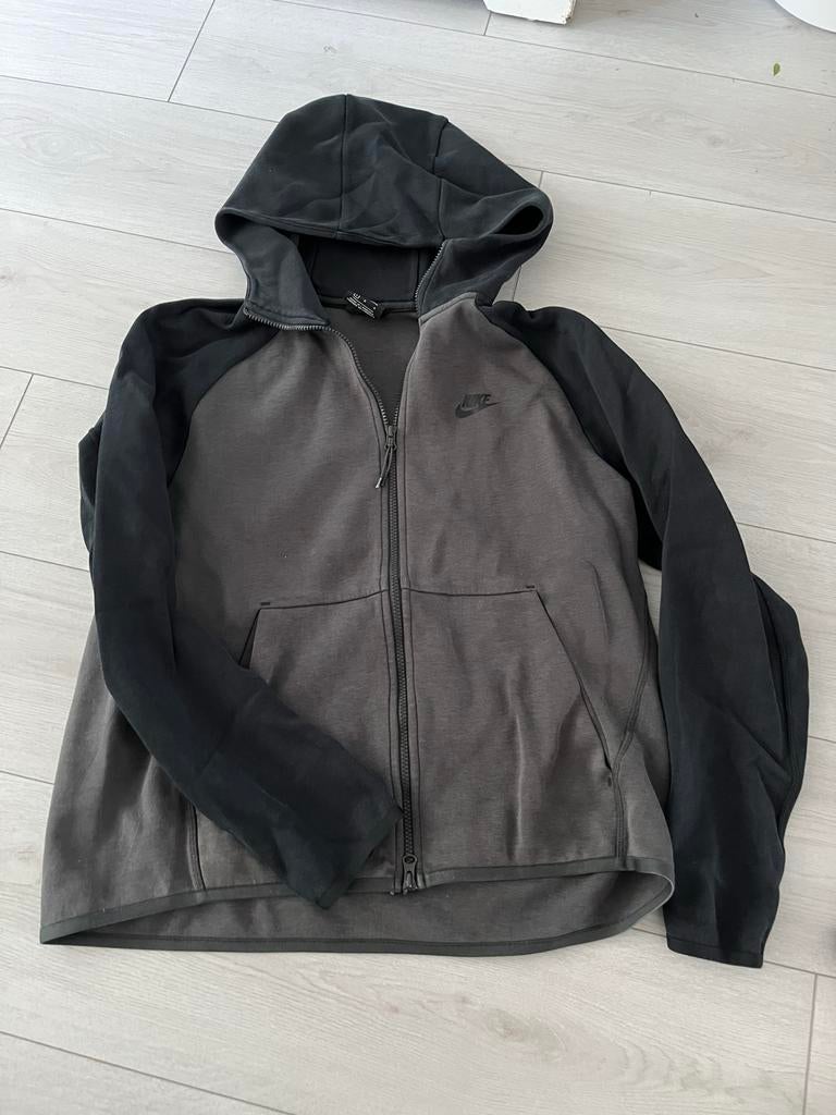 Nike Tech Fleece Vest Zwart/Grijs, Ophalen of Verzenden, Zo goed als nieuw, Maat 52/54 (L), Zwart