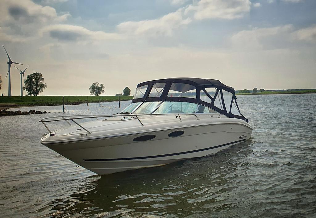 Sea Ray 230 signature cuddy 5.7 v8 bj 2000, Ophalen, Gebruikt, Binnenboordmotor, 6 meter of meer