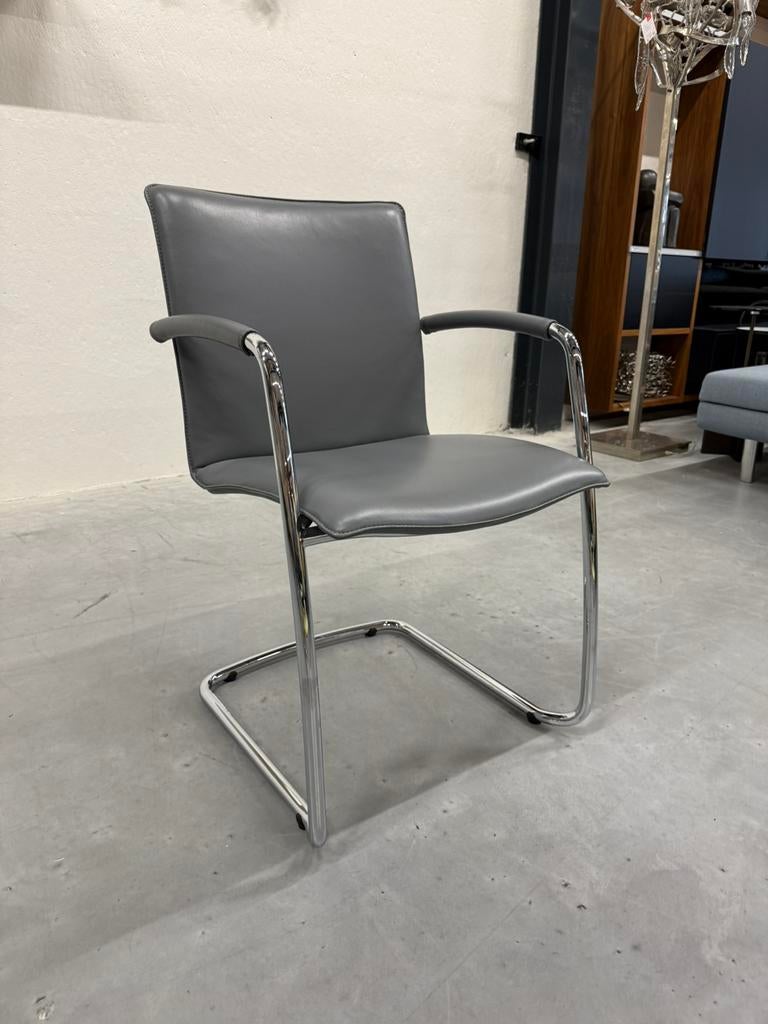 Nieuw Leolux Freyr Eetkamerstoel grijs leer design stoel, Huis en Inrichting, Stoelen, Leolux, Nieuw, Leer, Ophalen of Verzenden