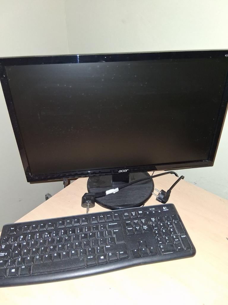 Oude Computer met Monitor en Toetsenbord, Computers en Software, Ophalen, Highscreen