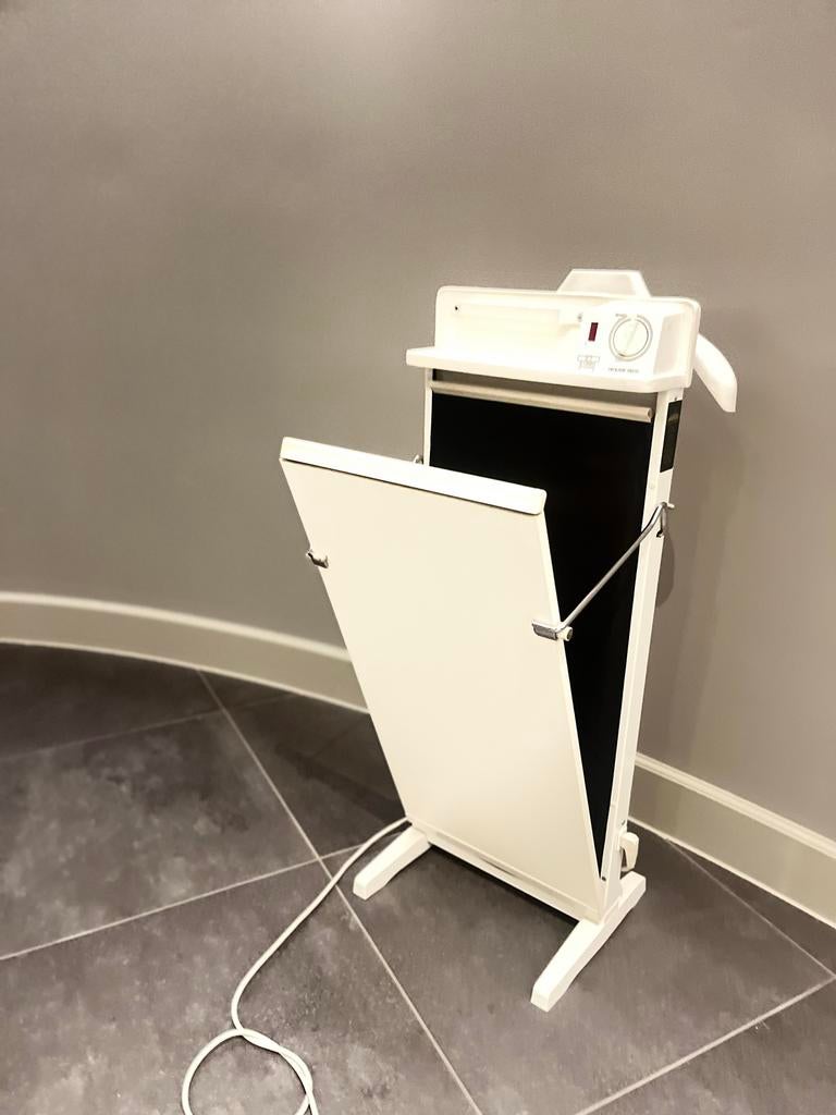 Witte Elektrische Broekenpers / Dressboy - Goed Werkend, Ophalen of Verzenden, Gebruikt, Strijkijzer met snoer