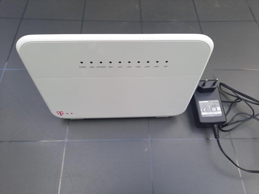 HUAWEI HG659 Router met Modem - Dual Uplink & 1600Mbps Wi-Fi, Ophalen of Verzenden, Zo goed als nieuw, Router met modem, HUAWEI