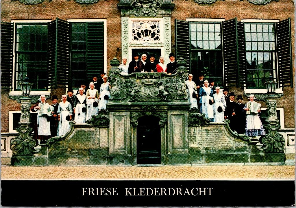 De Snitser Skotsploech - Friese Klederdracht, Verzamelen, Ansichtkaarten | Nederland, Ophalen of Verzenden, 1960 tot 1980, Ongelopen