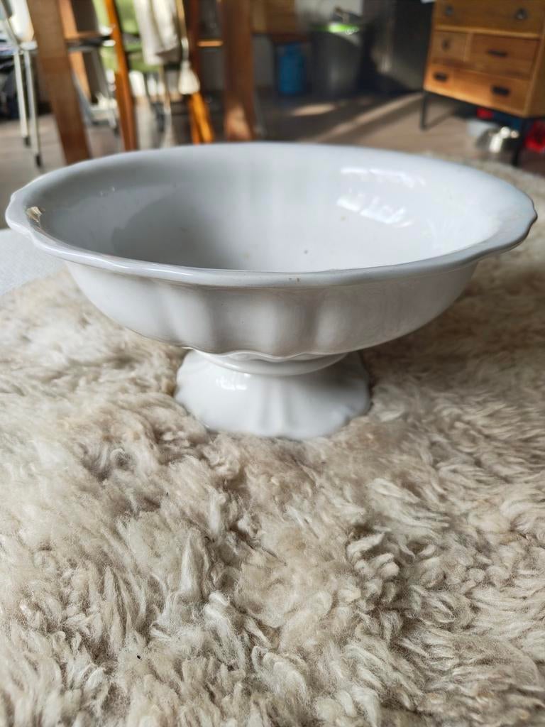 P. Regout Fruitschaal op Voet, Ophalen of Verzenden