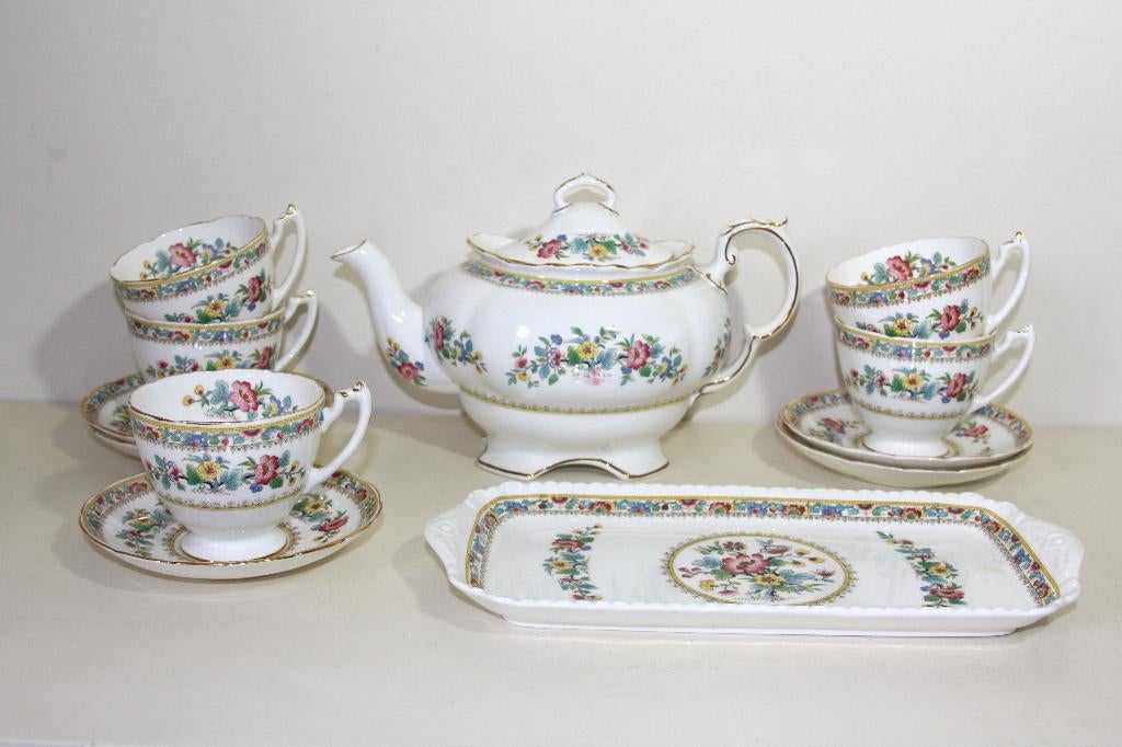 Coalport Ming Rose theepot, kop en schotels en schaal, Antiek en Kunst, Ophalen of Verzenden