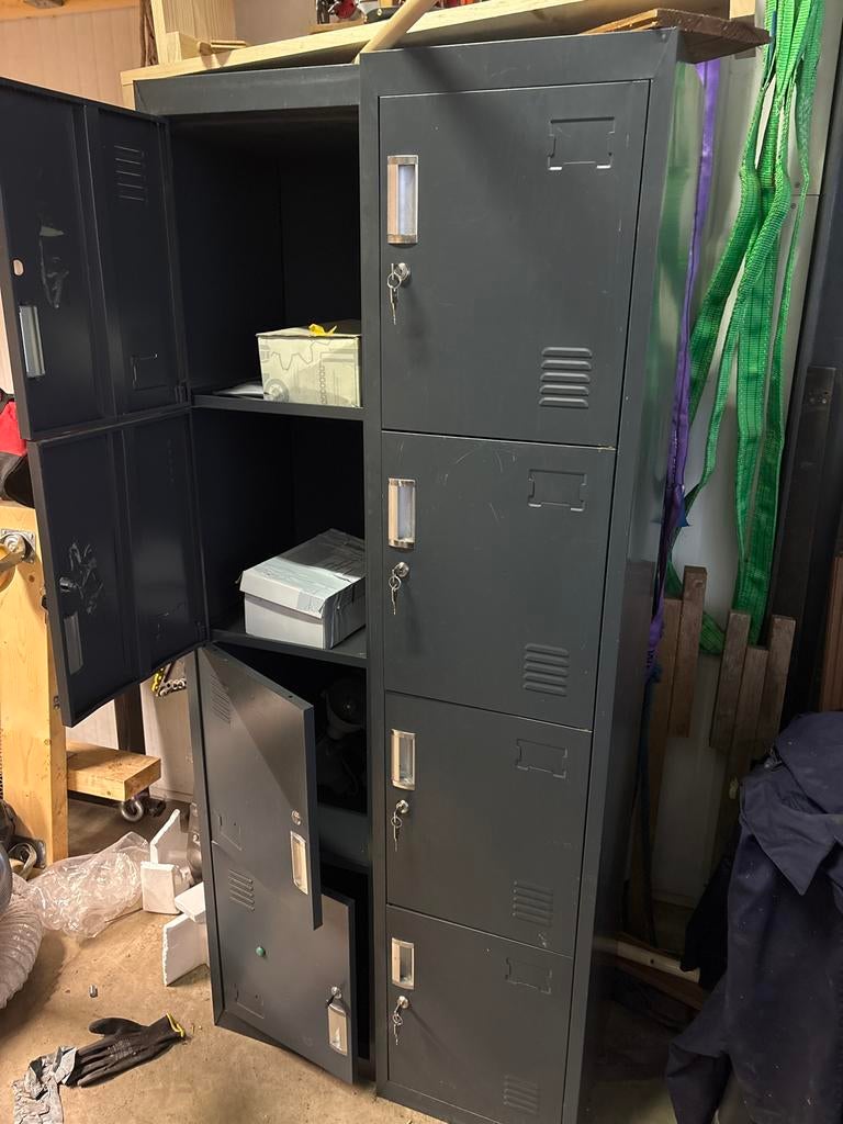 2x Lockerkast 4 deurs met sloten - Gebruikt, Huis en Inrichting, Ophalen, Gebruikt