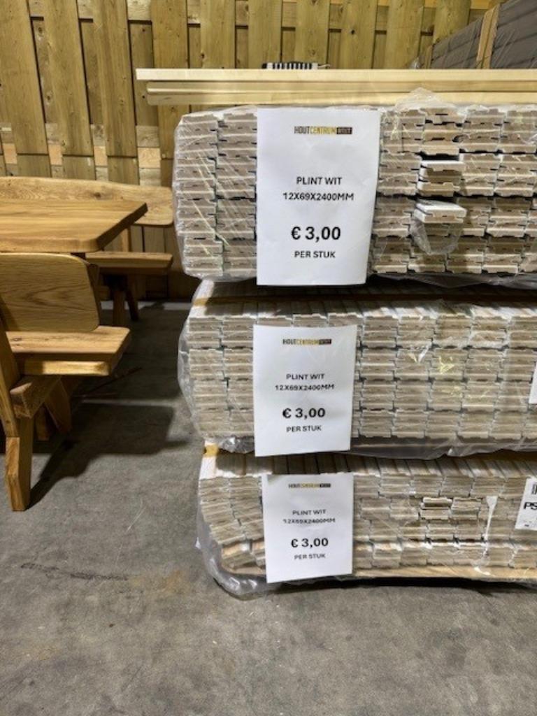 Plinten wit & zwart – vanaf €1,50 per lengte, Ophalen, Nieuw, Mdf, 200 tot 250 cm