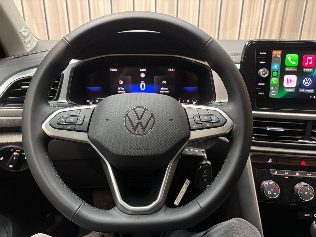 Volkswagen T-ROC 1.5 TSI Life Edition|Carplay|Stoelver|Trekh, Stof, 4 cilinders, 150 pk, Zwart
