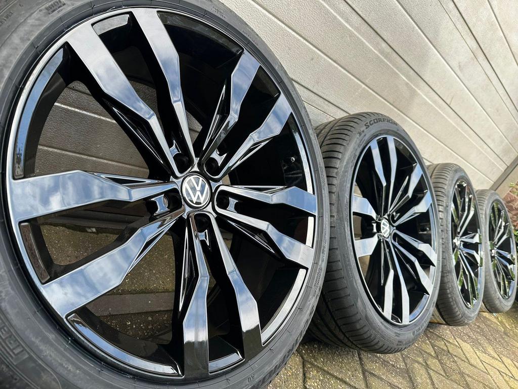21" Volkswagen Tiguan Tayron Touareg CR Suzuka R-line velgen, 255 mm, -, -, Banden en Velgen