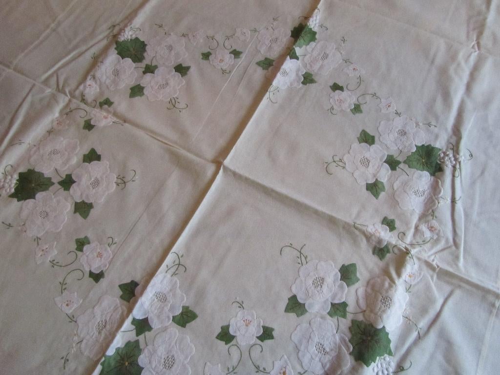 Geborduurd rond tafelkleed met bloemen nieuw, Verzenden, Nieuw, Rond, Binnen