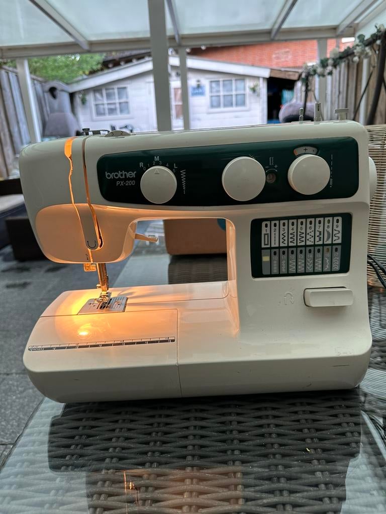 Brohter PX200, Ophalen of Verzenden, Zo goed als nieuw, Naaimachine, Overige merken