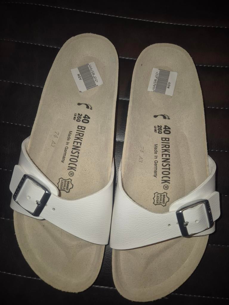 Nieuwe witte Birkenstock sandalen - Maat 40, Ophalen of Verzenden, Nieuw, Wit, Sandalen of Muiltjes