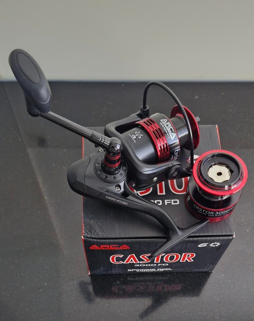 NIEUW ARCA CASTOR 3000 FD SPINNING REEL EN 2 SPOELTJES, Ophalen of Verzenden, Nieuw, Molen