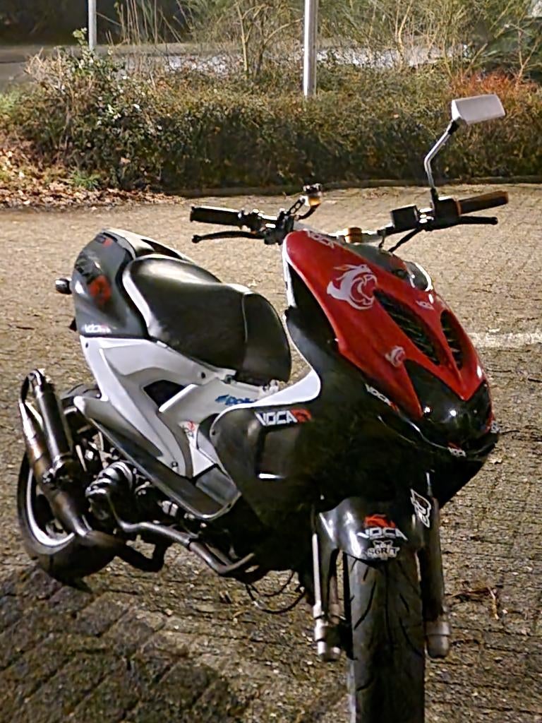 YAMAHA AEROX 2012 70CC Malossi met 123, Fietsen en Brommers, Scooters | Yamaha, Ophalen, Tweetakt, Aerox, Maximaal 45 km/u