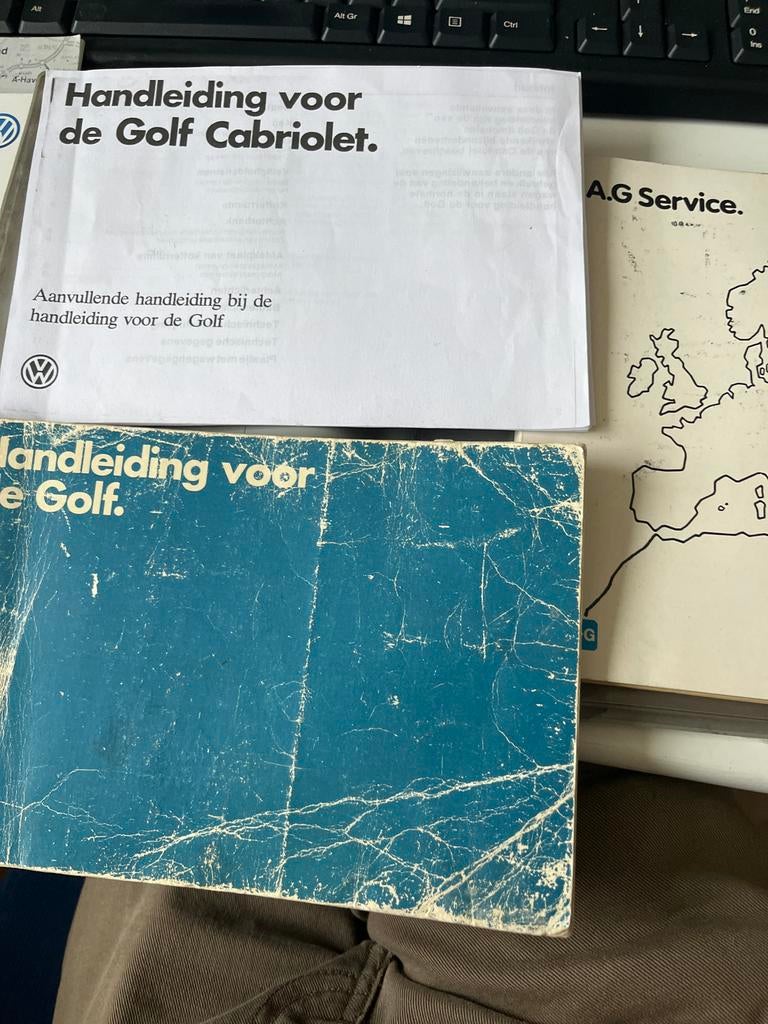 Handleiding Golf 1 met aanvulling Cabrio en V.A.G Service, Auto diversen, Handleidingen en Instructieboekjes, Ophalen of Verzenden