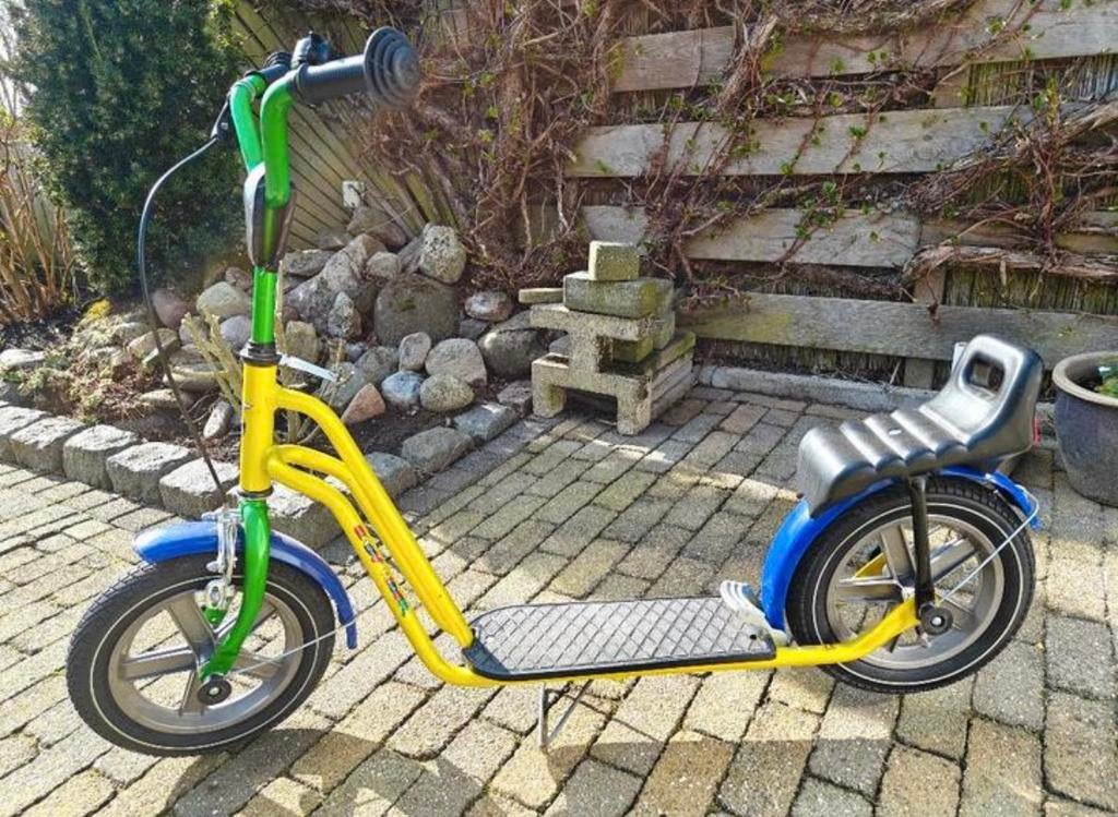 Hele nette kinderstep met zitje, 12 inch autoped! ZGAN, Ophalen, Zo goed als nieuw, Gewone step
