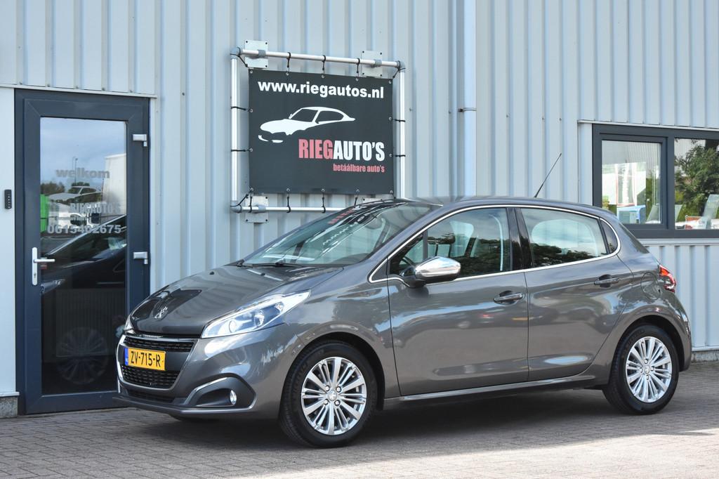 Peugeot 208 1.2 PureTech GT-line B.J. 2018 (bj 2018), Voorwielaandrijving, Euro 6, 23 km/l, Bedrijf