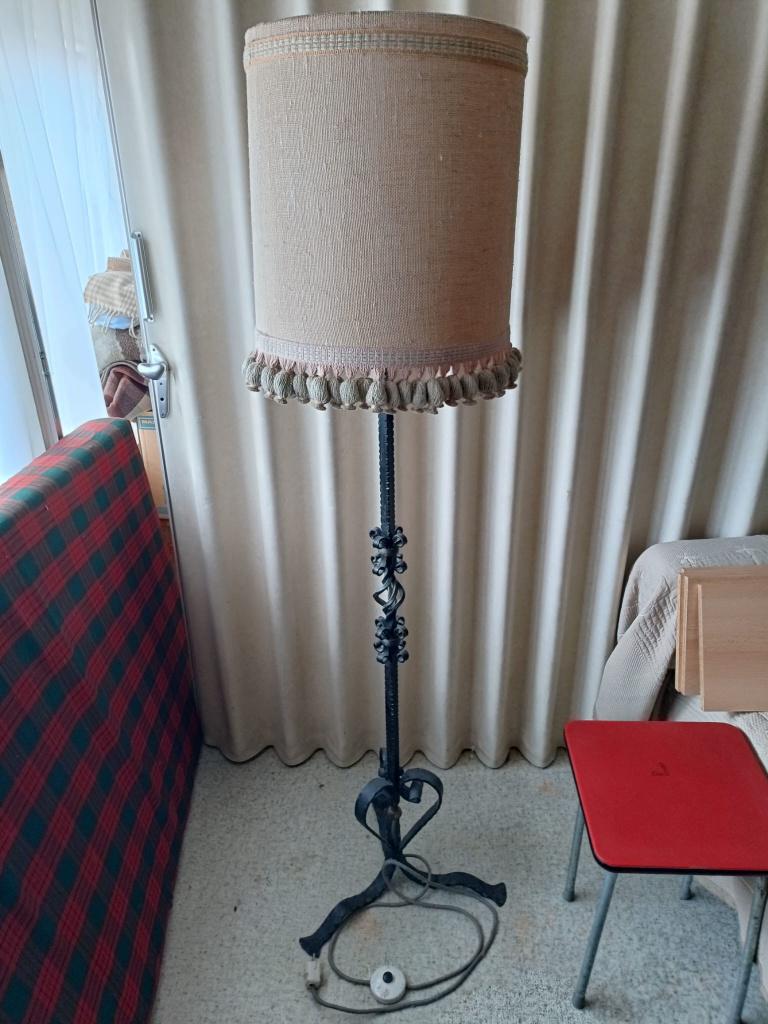 Vintage vloerlamp waarschijnlijk uit de jaren 40 of 50, Huis en Inrichting, Lampen | Vloerlampen, Gebruikt, Stof, 150 tot 200 cm